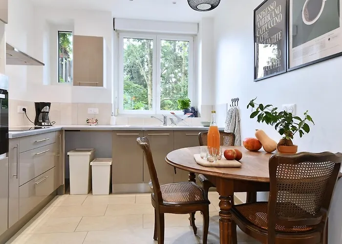 Beautiful And Bright Appartement Straatsburg